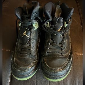 Air Jordan retro athletic shoes for men